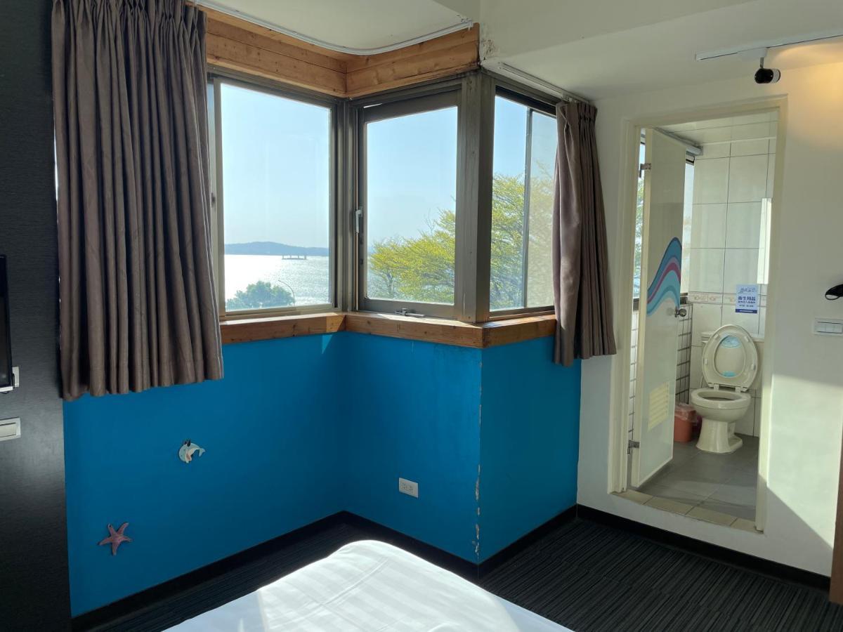 Breeze And Waves Hostel Jinning Exterior photo